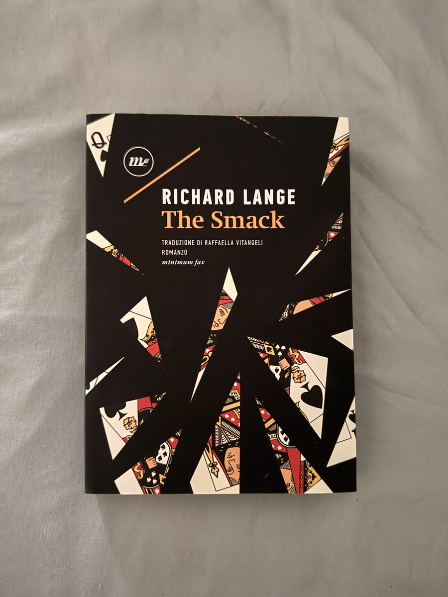 ladivoralibri's tweet image. Cose che migliorano la giornata: acquistare il libro di Lange (genere noir americano)
appena uscito per
@minimumfax 
Ps: I predatori, sempre di Lange e sempre edito dalla stessa casa editrice, l'ho adorato! #books #libri #lettura