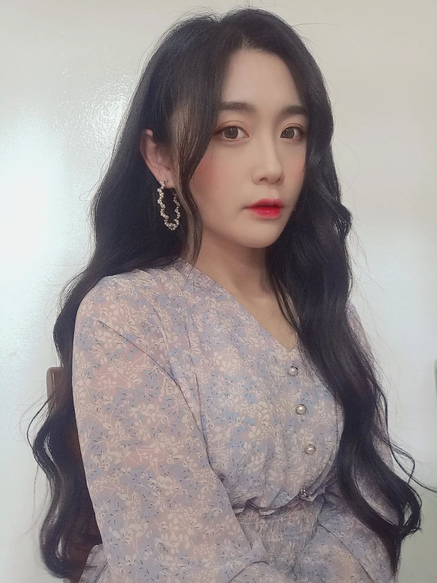 殯葬業-雯如 tweet media