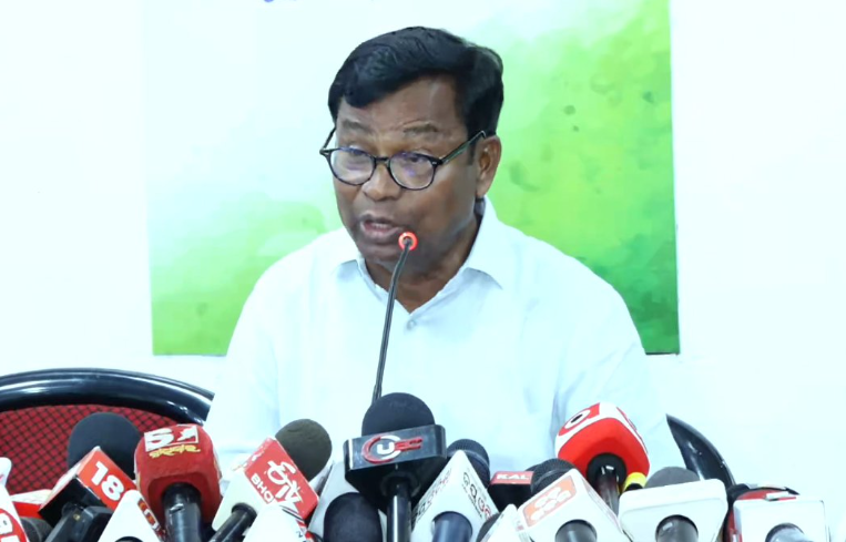 ArgusNews_in's tweet photo. #BreakingNews I BJD–Congress alliance on the cards!
#Odisha Pradesh Congress Committee (#OPCC) President Bhakta Charan Das stirred debate by hinting at the possibility of a Congress–BJD alliance in future Panchayat polls.
Das said that if there is “mutual understanding,” the two parties could fight together, though the future remains uncertain.
#OdishaPolitics #BhaktaDas #CongressBJDAlliance #PanchayatPolls #ArgusNews