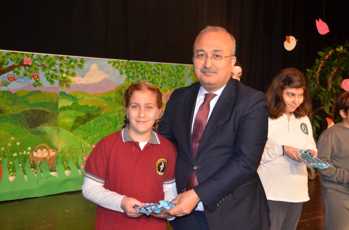 Otizmin Farkındayız 
Onların Yanındayız 

#YeşilleMavininBuluştuğuYerGüzelbahçe