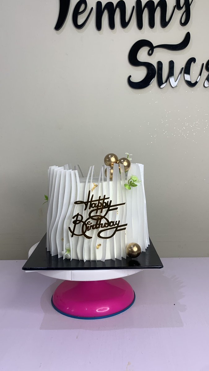 _temmysucre's tweet photo. Started April with this cute wafer paper cake 🤍
Second time making this beauty and we’re getting better each time!
2 down, 3 more to go… who’s next? 👀

📍Ikorodu
Kindly help us retweet 🙏 https://t.co/txgyZCs3v8