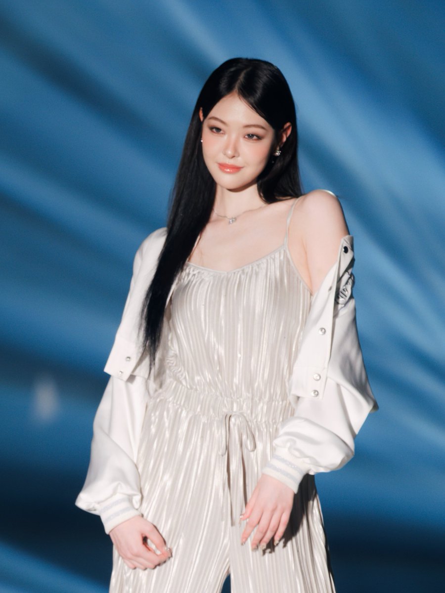 𝗦𝘂𝗹𝗹𝗮𝗲 tweet media