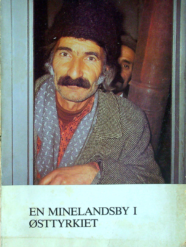 dybelgeleri's tweet photo. Yeraltı Maden-İş tarafından yayımlanan çalışma raporu, kitap, broşür, eğitim notları ve Yeraltı Maden-İş'ten söz eden Danca "En minelandsby i Østtyrkiet" (Türkiye'nin Doğusunda Bir Madenci Köyü) kitabı yayında.

Yayınlara linkten erişebilirsiniz.
https://t.co/p8lkefz6la https://t.co/SkjV9aN4EP