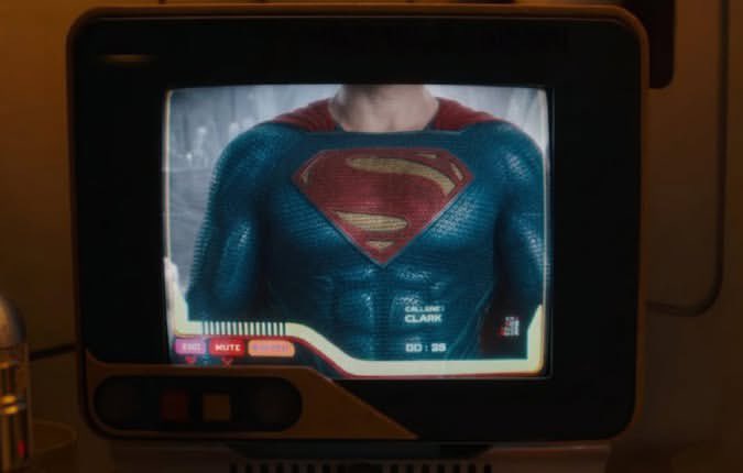 therealbigalow's tweet photo. Somebody said this is what would happen if this was Supergirl in the DCEU. https://t.co/J9j97Yz0A4