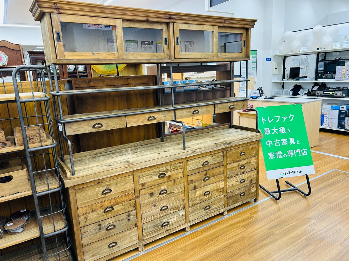 Knot antiques/ノットアンティークス】圧倒的な存在感のキャビネット 