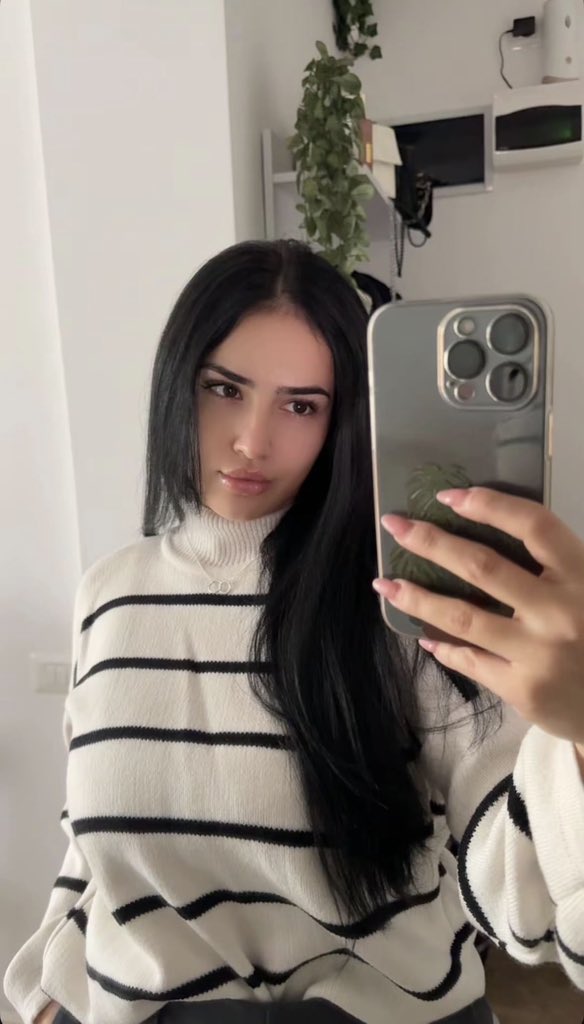 NashN89hg's tweet photo. Raw and rainy weather ❄️🌈 https://t.co/zvwQH9YGnA