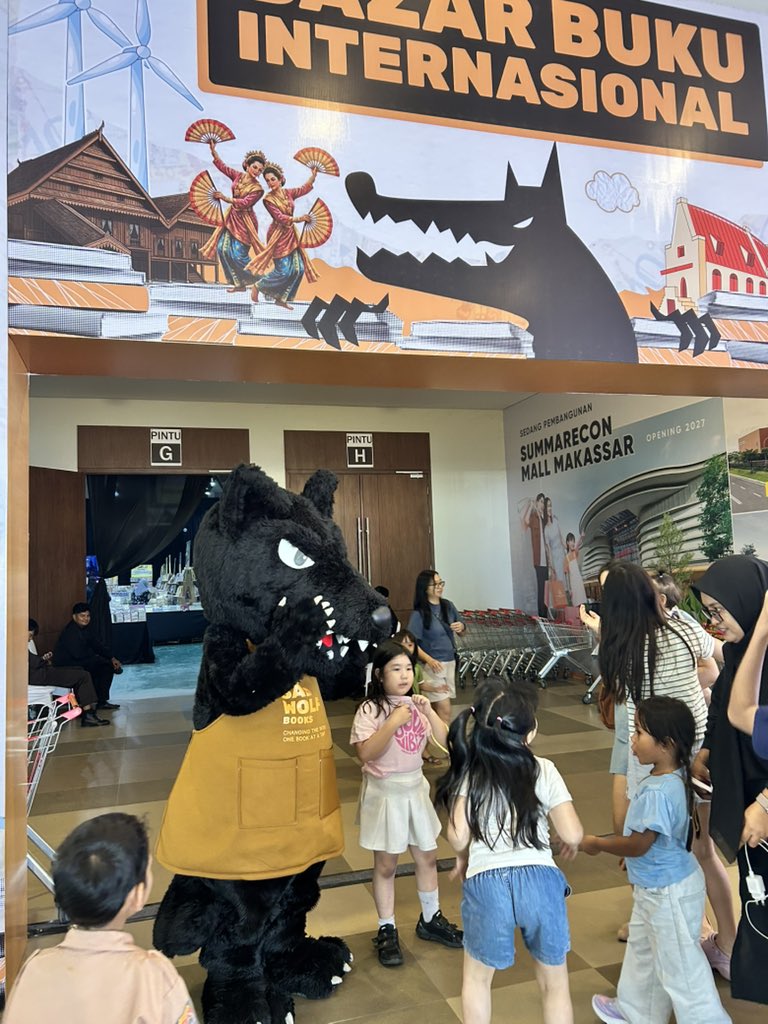 the hash slinging slasher tweet media