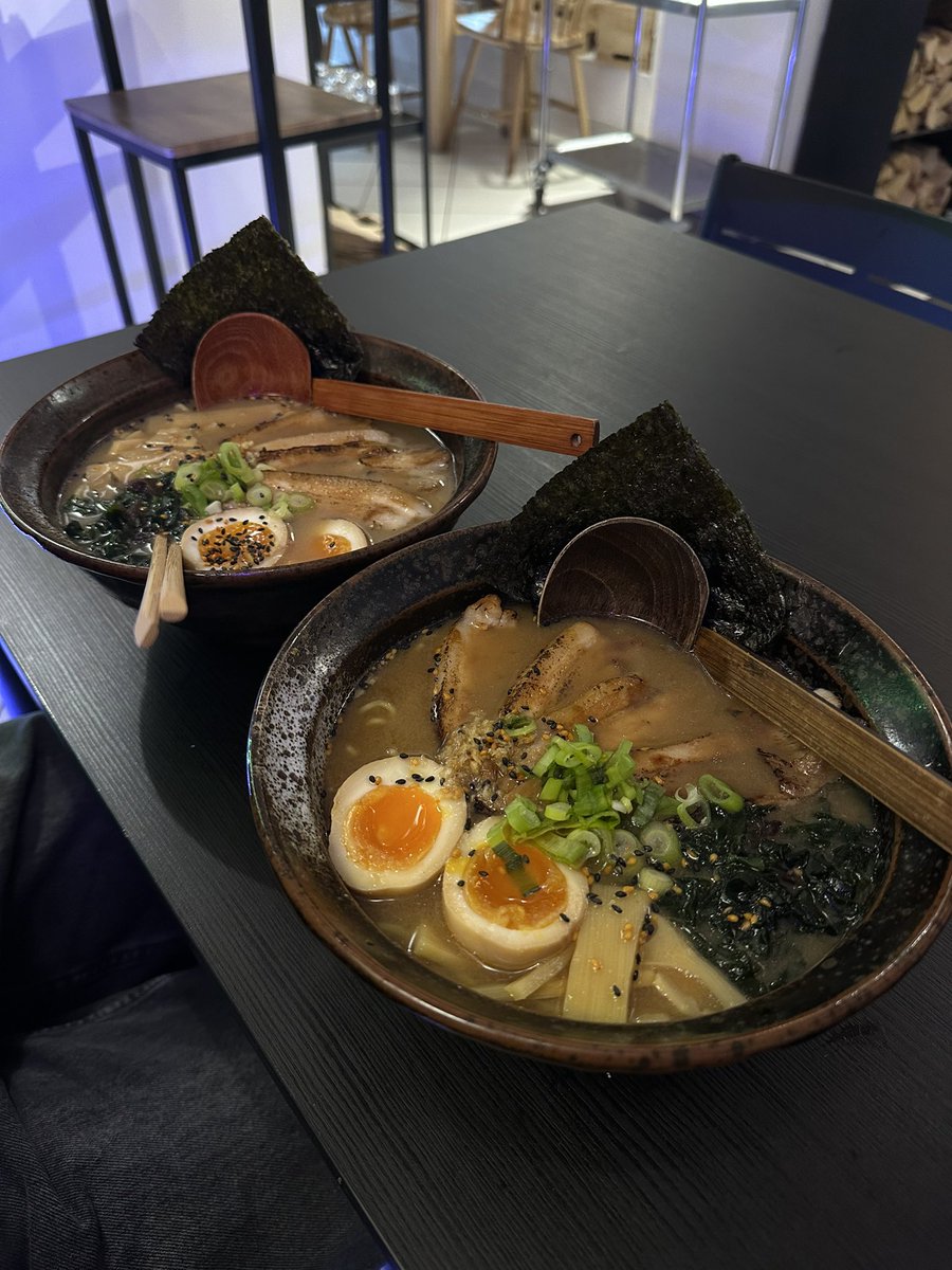 ploy ! 🪷 tweet media