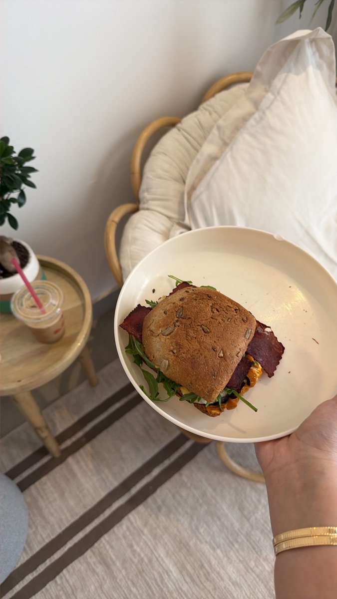 𝐿𝑒𝑛𝑎 ⭑ tweet media