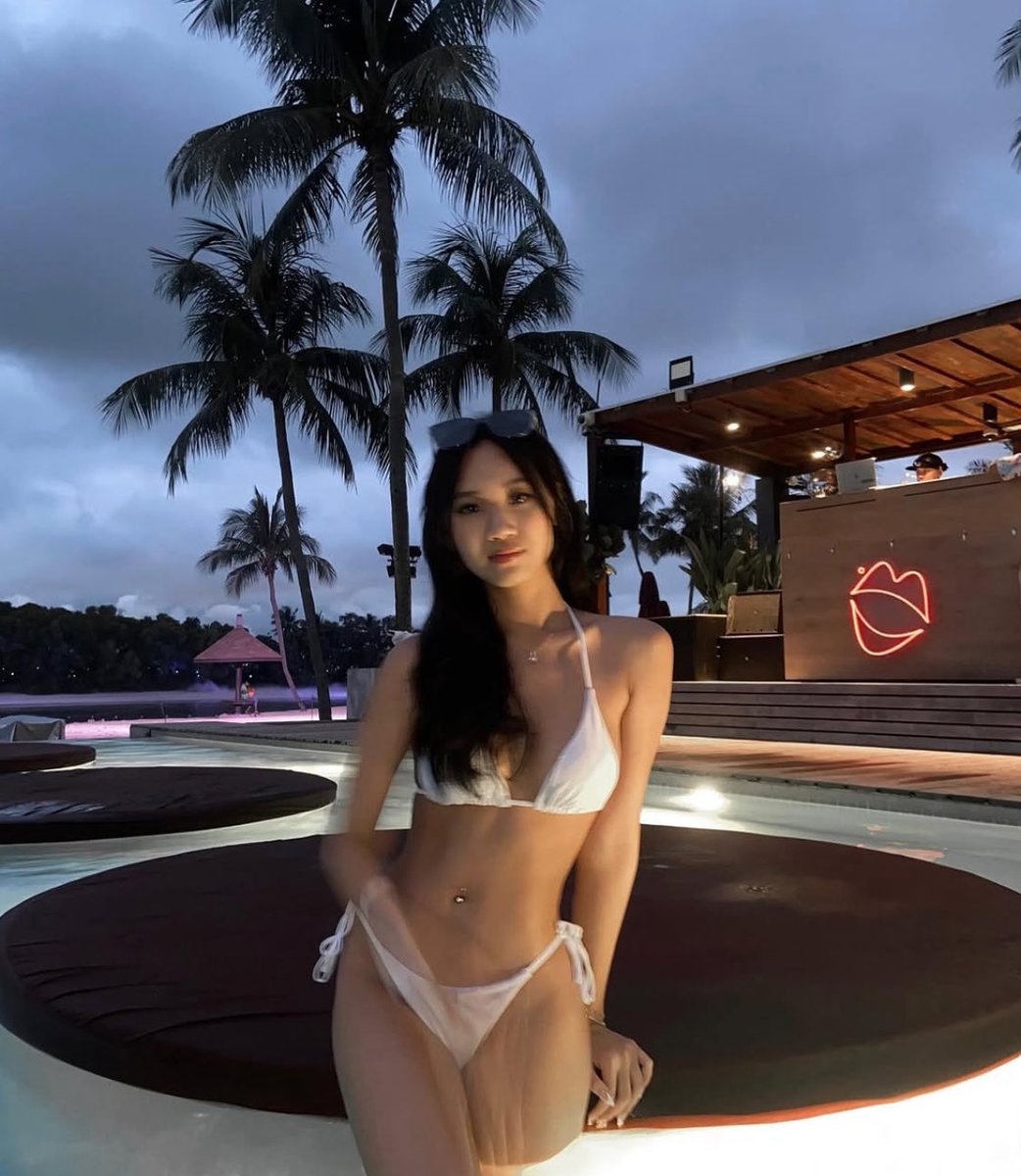 sg midriffs tweet media