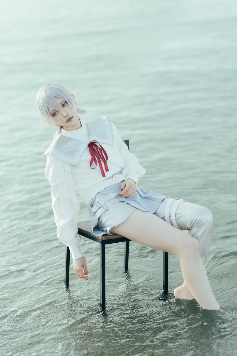 cos / #弦装画 
photo.nana
🎊

今年もこの日を迎えられたこと、
おめでとうとありがとう。