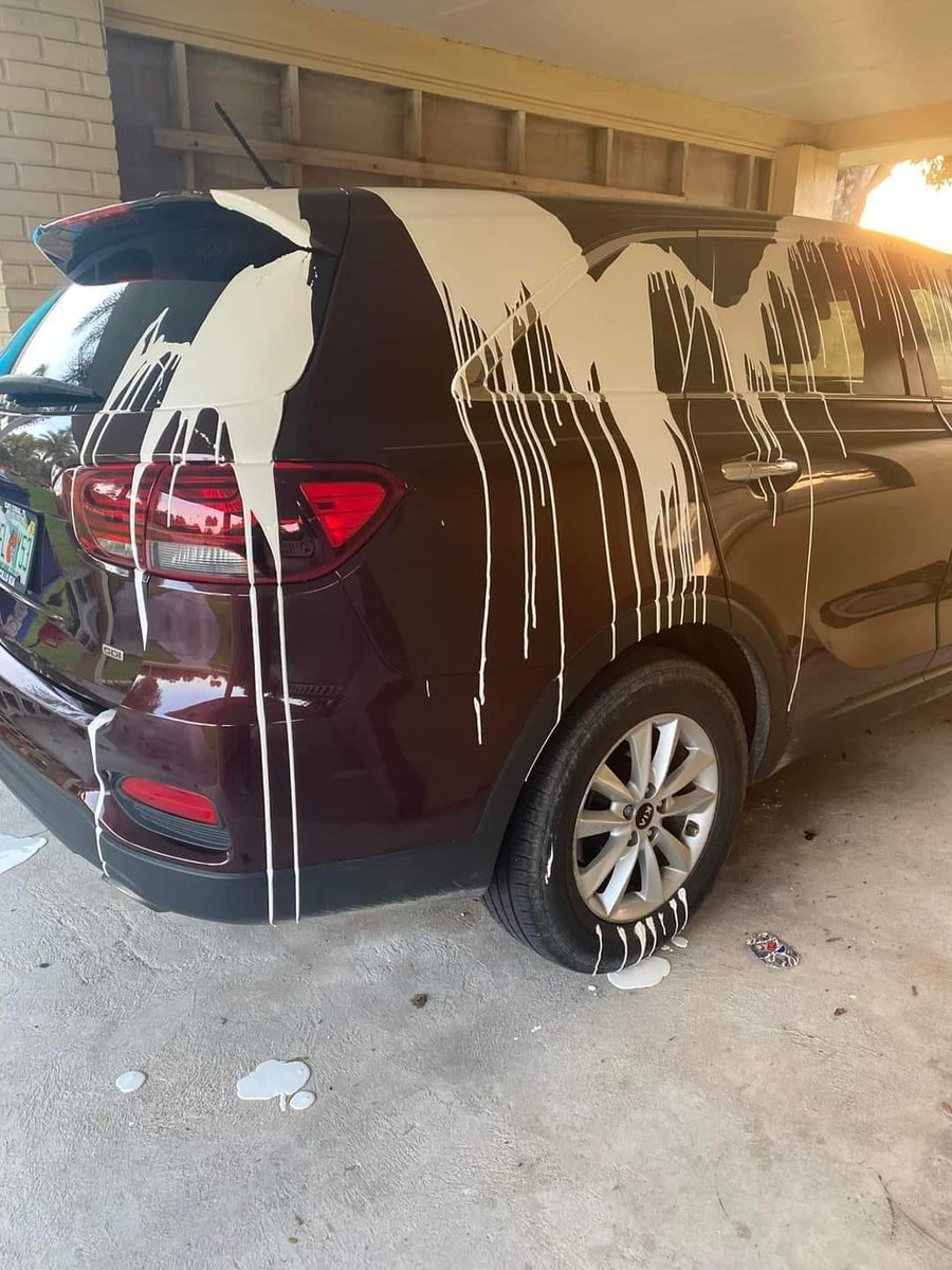 DecoratorsU's tweet image. Always pay the Decorator....

#decorator #customer #paint