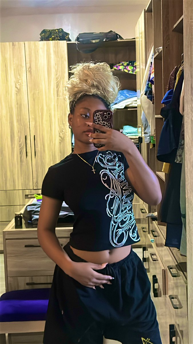 𝓓𝓪𝓷𝓪 𝓦𝓱𝓲𝓽𝓮 🦢 tweet media