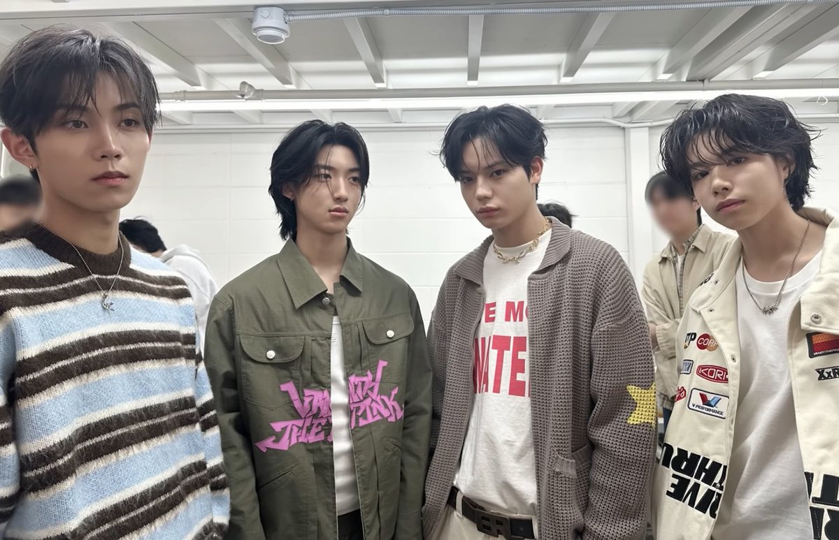 โ ม เ ซ tweet media