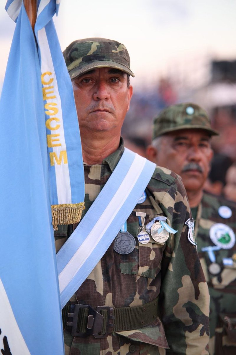 PedroCtes2025's tweet photo. Corrientes evocó en Ituzaingó el 44° aniversario de la #GestadeMalvinas y a sus héroes y caídos en un acto que presidió el gobernador @JPValdesok con el vicegobernador @PedroBraillardP. Los veteranos realizaron un emotivo desfile donde recibieron el amor y admiración de todos. https://t.co/vsSe5Kwbi4