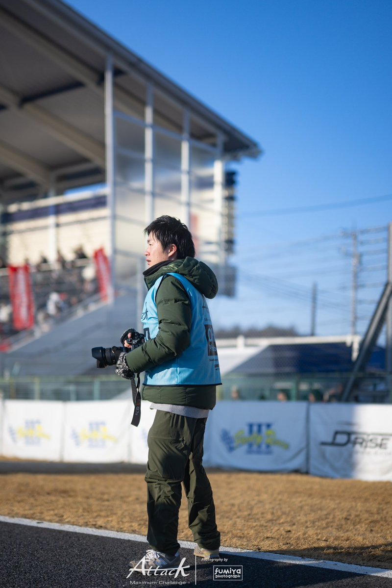 いそです tweet media