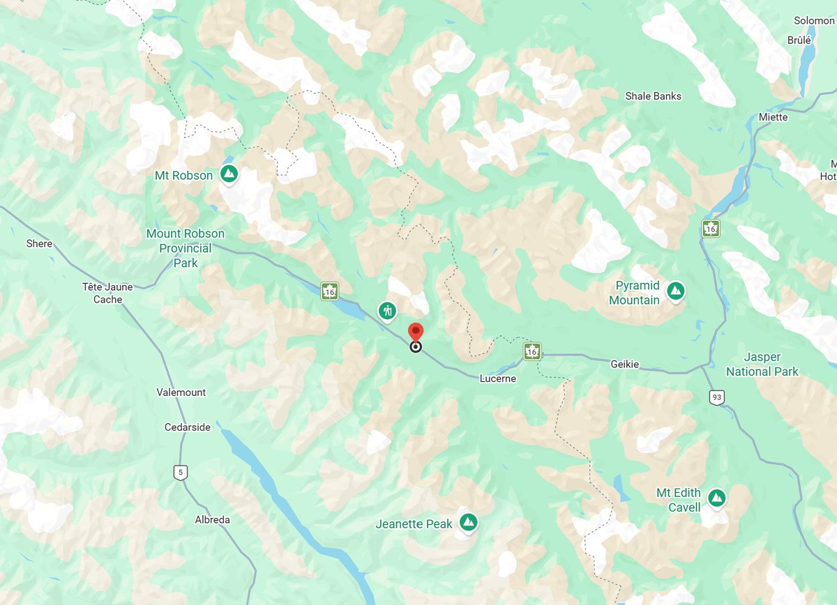 DriveBC's tweet image. 📡⛔️Reports of a closure on #BCHwy16 in #MountRobson, approximately 22km west of the #Alberta border. Travelers in the area should expect significant delay until further notice. Crews are en route to assess. #YellowheadHwy #JasperNationalPark @511Alberta