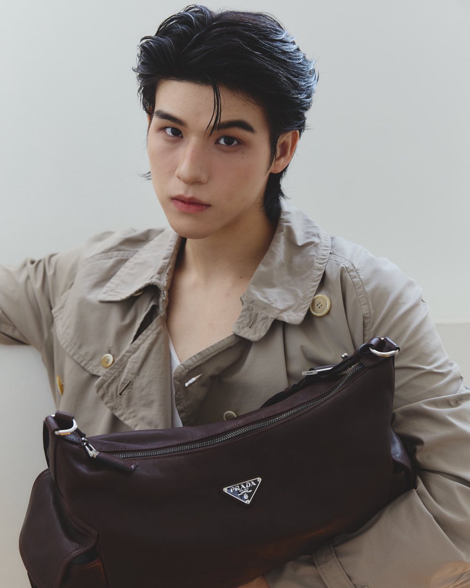 EverydaynewsTH's tweet photo. เสิร์ฟภาพ "สกาย" @skywongraveee ที่มากับลุคสุดเท่คู่กับกระเป๋าใบใหม่ Prada Explore จากคอลเล็กชั่น Spring/Summer 2026 

#skywongravee #PradaSS26 #Prada https://t.co/S5xWtxR3x2