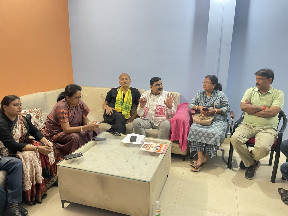 vinayrawatbjp's tweet photo. “आज बैठक नहीं, पूरा चुनावी गणित बैठाया गया।” जनता का रुख, बूथ की सच्चाई और विपक्ष की चाल- हर पहलू पर सीधा विश्लेषण।
निष्कर्ष साफ है :-
रणनीति मजबूत तो जीत तय।
#PoliticalAnalysis #ElectionMode #GroundReality
#AssamElection2026
@BJP4India https://t.co/Wbd29afg8E