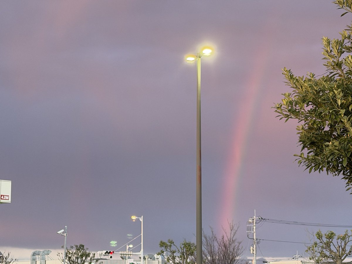 フィナーレは　#赤虹　のダブルレインボー❤️❤️
久しぶりに満喫しましたー😋
17:56  つくば市