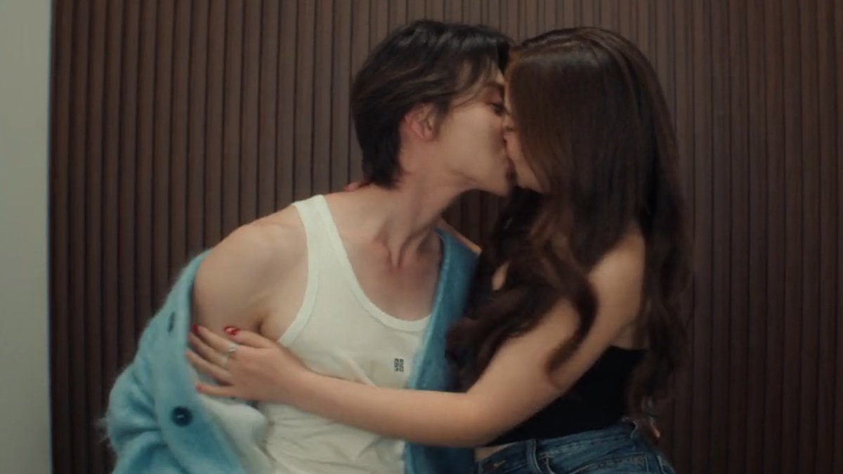 mooncovey szn 🌸 tweet media