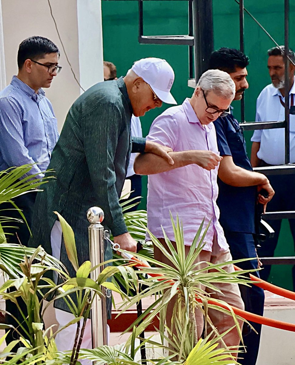 Qns24x7's tweet image. The J&amp;amp;K Chief minister #Omar €Abdullah along with National conference party' president #FarooqAbdullah after the J&amp;amp;K Legislative Assembly Budget Session at Civil Secretariat in Jammu.