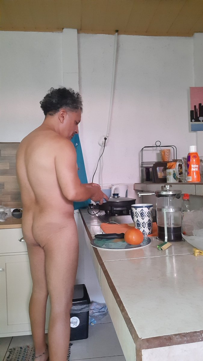 02-04-2026 🌟🔥🌞 
Buenos días, good morning, bom dia 💪😀

#GoodMorning #BuenosDias #bomdia #actitud  #masculino #1976 #calestenia

Ven
intimo.ness-fitness.com/membresias
.
#intimo #hombremasculino #masde40 #coachfitness #actitud #lantinsilverfox #masculinidad #energiavital #talcomosoy