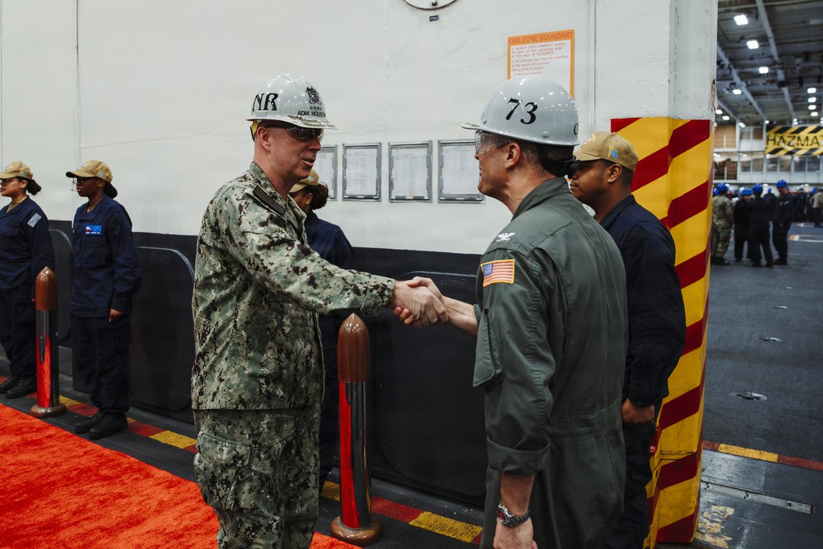 Naval Reactors, Arriving!

Adm. William J. Houston, Director, Naval Reactors, visited USS George Washington in Yokosuka, Japan, March 31. This visit gave the George Washington crew the opportunity to hear from and engage with senior leadership.

#7thFleetBestFleet | #US7thFleet https://t.co/MbzCN6iMkK