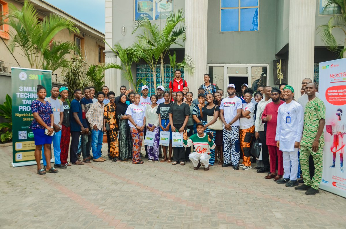 3MTTNigeria's tweet image. Ekiti showed OUT 🔥
35 projects → Top 7 → Winners 
🥇 SachaPay — smarter payroll + financial identity
🥈 EduBridge — AI-powered personalized learning
🥉 KoloScore — gamified savings + financial growth
Real skills. Real solutions. Real builders.
#3MTT #NextGen #3MTTEkiti