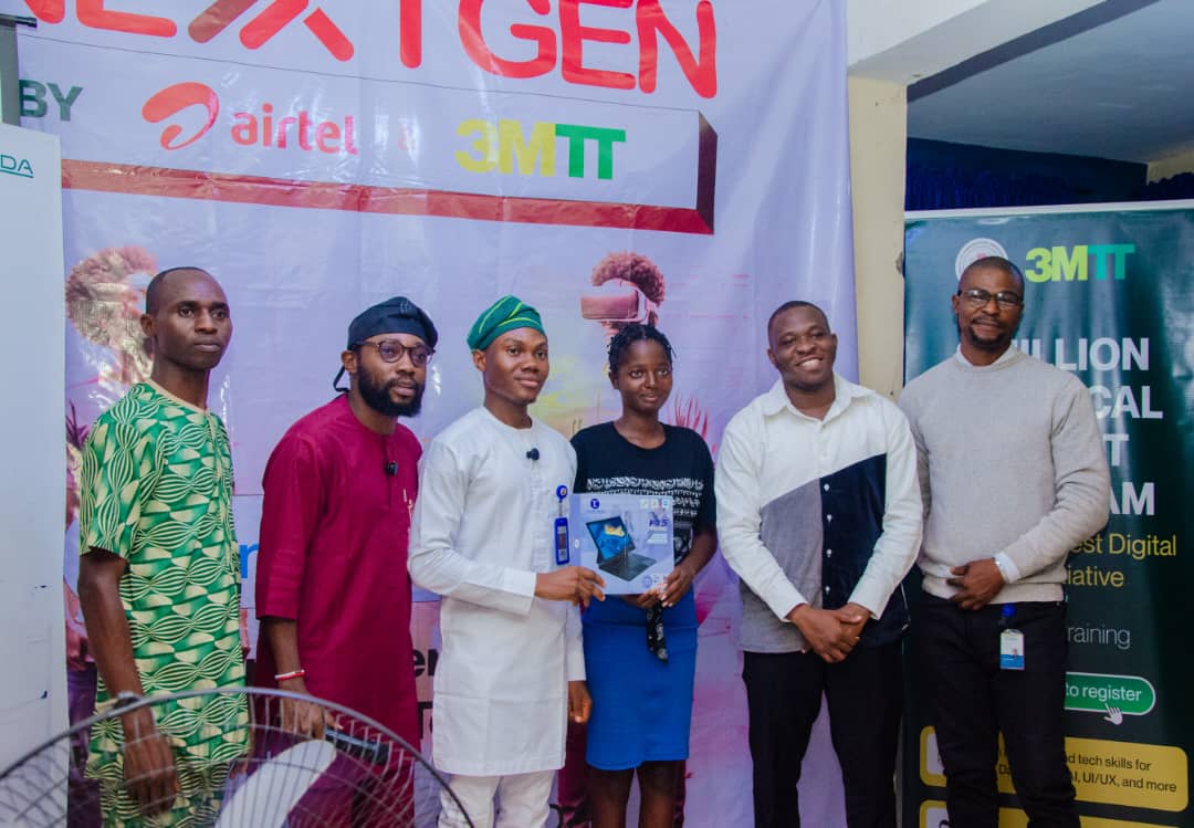 3MTTNigeria's tweet image. Ekiti showed OUT 🔥
35 projects → Top 7 → Winners 
🥇 SachaPay — smarter payroll + financial identity
🥈 EduBridge — AI-powered personalized learning
🥉 KoloScore — gamified savings + financial growth
Real skills. Real solutions. Real builders.
#3MTT #NextGen #3MTTEkiti