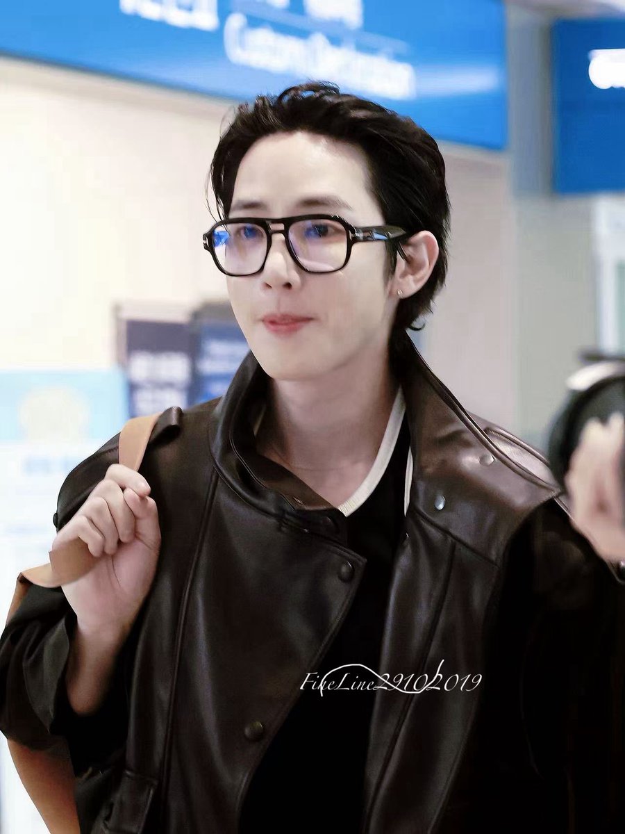 FineLine29102019 tweet media