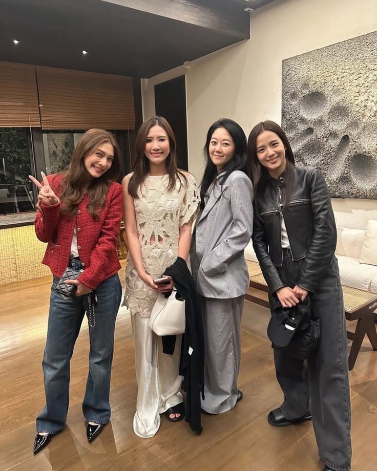 J moon🫨 tweet media