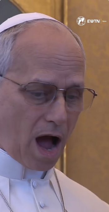 SmellyLittleToe tweet media