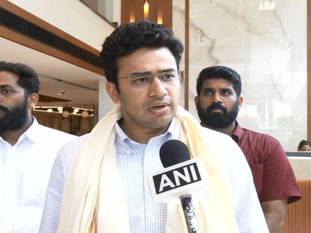 Tejasvi Surya calls LDF, UDF "communal and corrupt", projects NDA as "serious alternative" ahead of Keralam assembly polls

Read <a href="/ANI/">ANI</a> Story | aninews.in/news/national/…

#TejasviSurya #Keralaelections #bjp4assamyuva