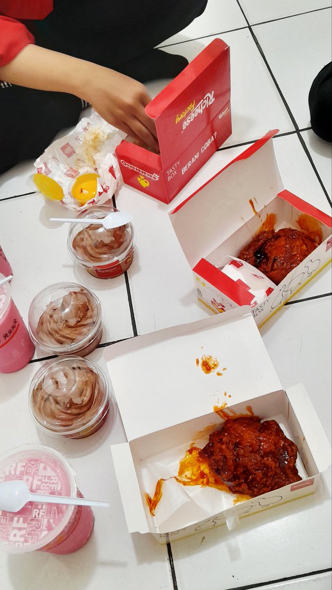 jee ࣪ ⭒ tweet media