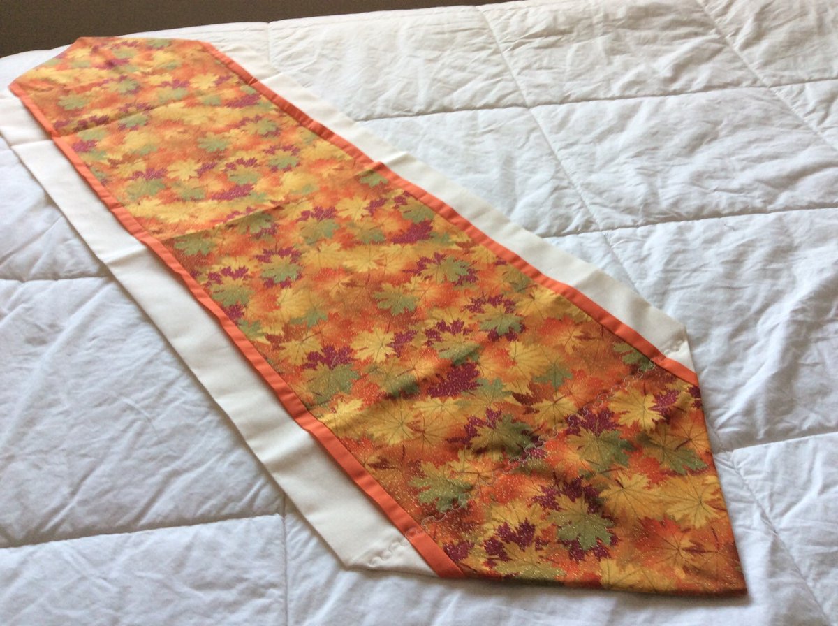 angelhw1956's tweet image. SALE-Fall Leaves Thanksgiving Table Runner tuppu.net/80c67616 #Etsy #TeaTimeQuiltsnMore #KitchenItems