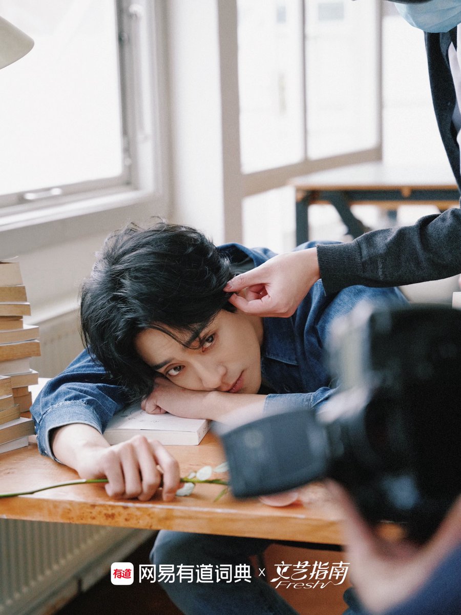 dekuchan's tweet photo. 超级会员🎁· 「学长款」幕后花絮—
「摘星礼盒·学长款」 🔗https://t.co/4XvR8ISrbz

@郑云龙DL x@有道词典 x@文艺指南Fresh 

#郑云龙 #정운룡 #ジェンユンロン
#ZhengYunlong #网易有道 #NetEase #Youdao https://t.co/DVxM4Gmy1s
