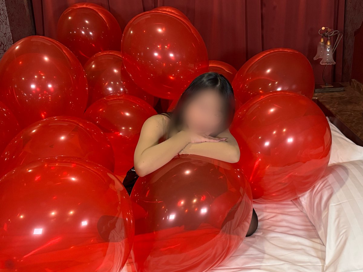 Balloon Pop Diva tweet media