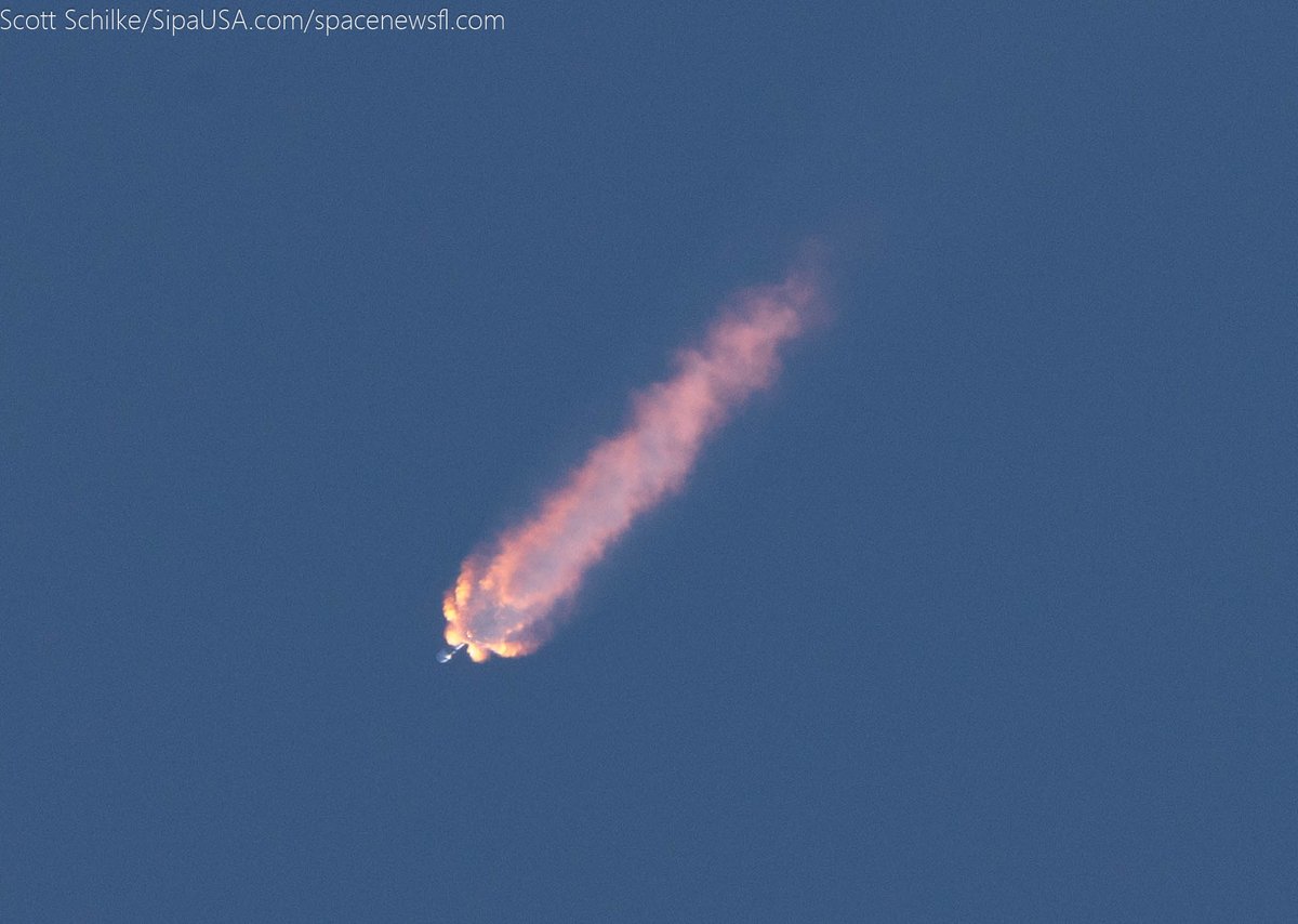 SchilkeScott's tweet image. 7:55 AM April 2nd 2026 #SpaceX launches their 41st mission ytd with Starlink 10-58 B1085-15 from SLC-40 Cape Canaveral Florida!
📸 by Scott Schilke for sipausa.com and spacenewsfl.com