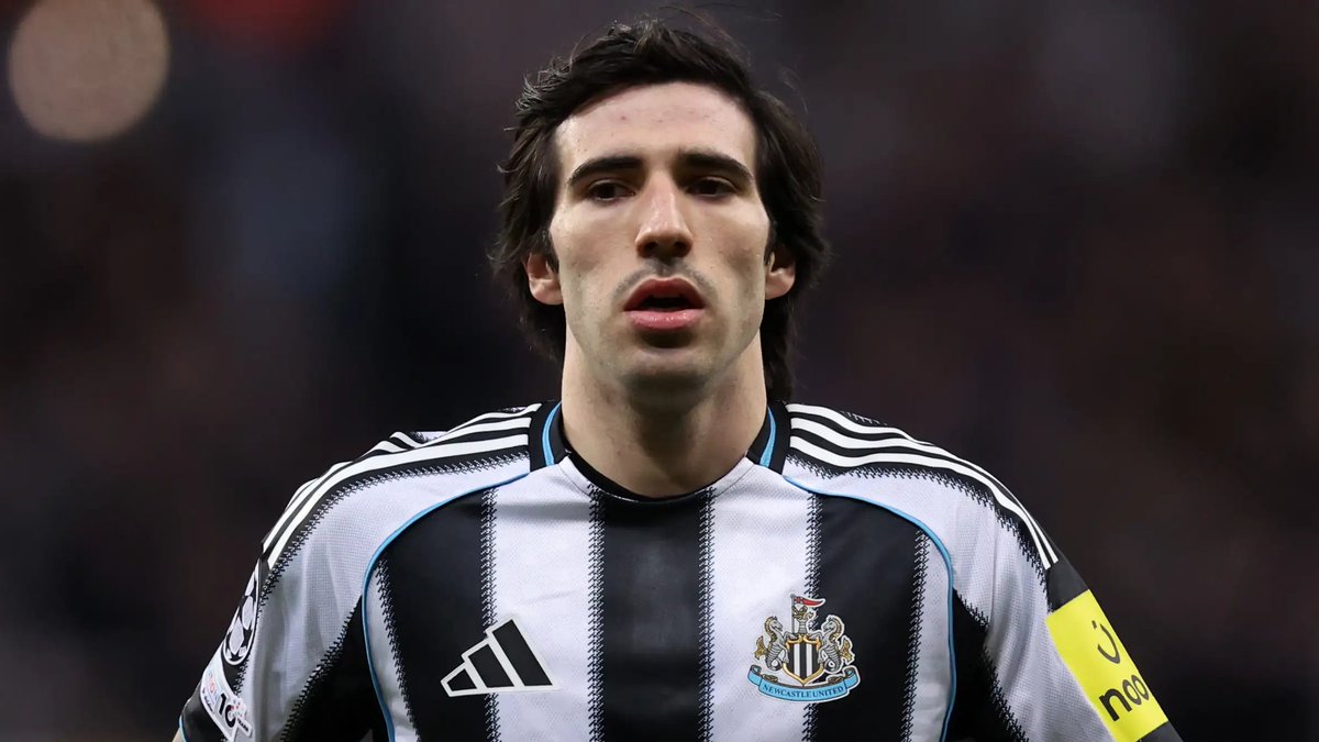 🚨🚨| BREAKING: Real Madrid are looking for a midfielder and several names are already on the table.

→ Rodri
→ Kees Smit
→ Enzo Fernandez
→ Adam Wharton
→ Sandro Tonali

[<a href="/diarioas/">Diario AS</a>]