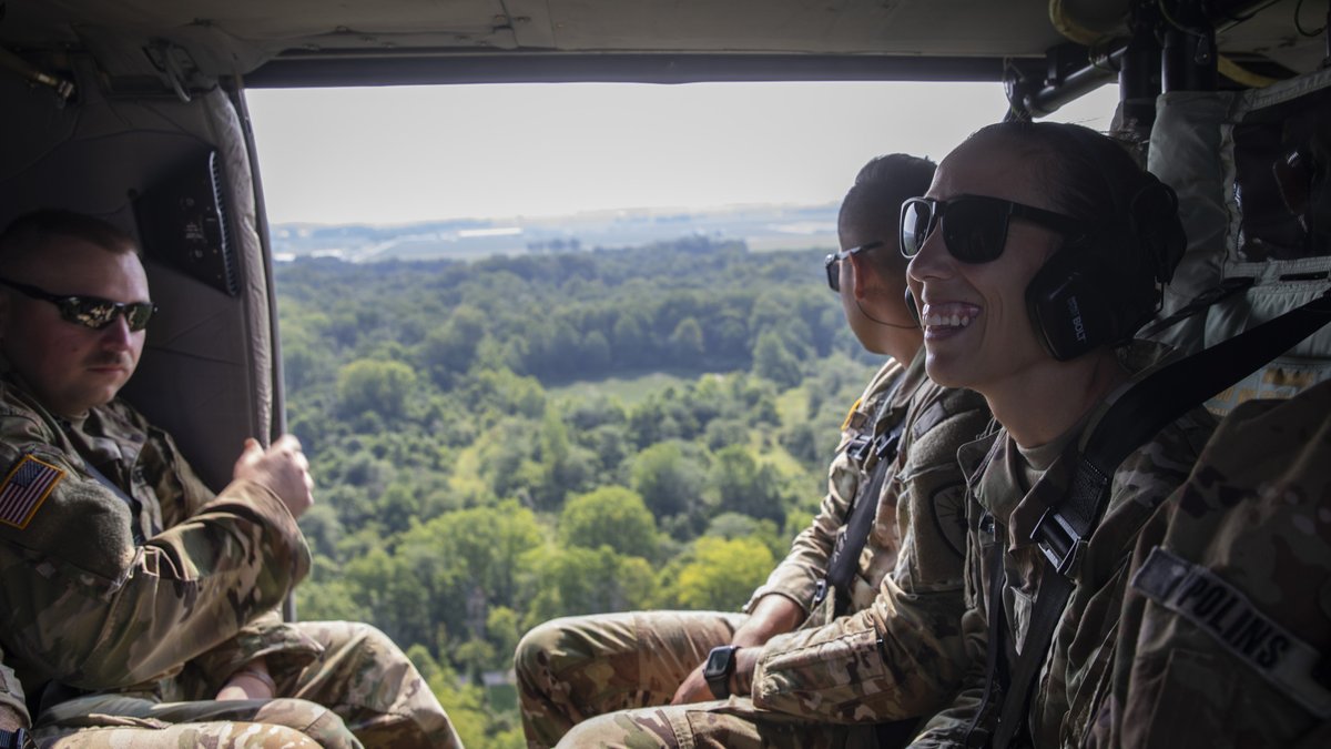 innationalguard's tweet image. Future You is watching the decisions you make this month. 

The Indiana Army National Guard builds skills that transfer to whatever path you choose next. 

Make Future You proud. 

#IndianaArmyNationalGuard #FutureFocused #SmartDecision #ServeIndiana #GuardGrowth