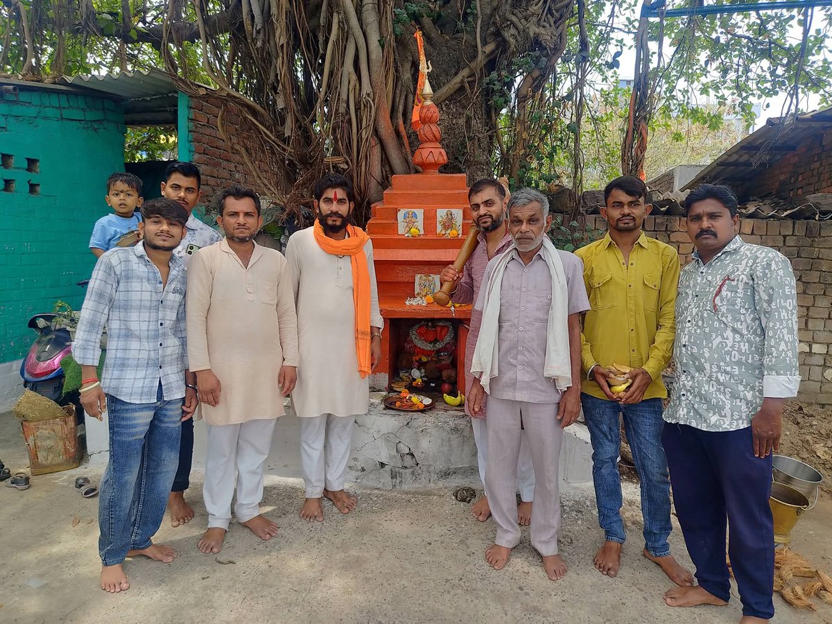 rlal71765's tweet photo. उमापति महादेव की जय 
सियावर राम चन्द्र की जय
पवन सुत हनुमान की जय
#हनुमानजी महाराज  #महंत_तालाब #कृष्णा_नगर #कोटा हमारे #रायपुर 
#हनुमान_जन्मोत्सव
@horilalhindu @ShriRamTeerth @editorvskbharat https://t.co/NJpSsWosD1