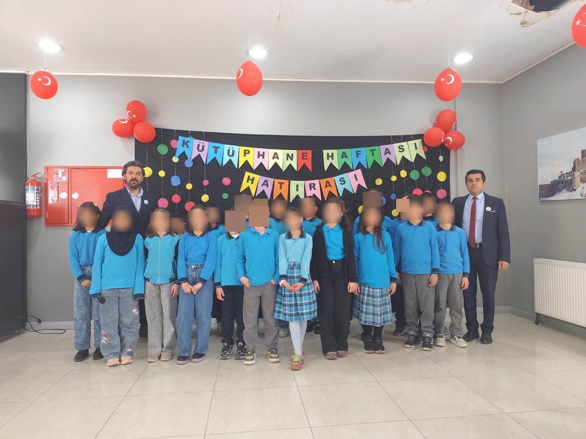 Ercishalkktp's tweet photo. “İyileştiren Kütüphane” temasıyla başladığımız Kütüphane Haftası kapsamında Şehit Ramazan Keserci İlkokulu öğrencileri kütüphanemizi ziyaret etmişlerdir. 

Kütüphane tanıtımı  ve Kütüphane Haftası hakkında bilgilendirme yapılmıştır.

@KTBKYGM
@tcvanvaliligi
@karaloglu_murat https://t.co/bvnYgIOwly