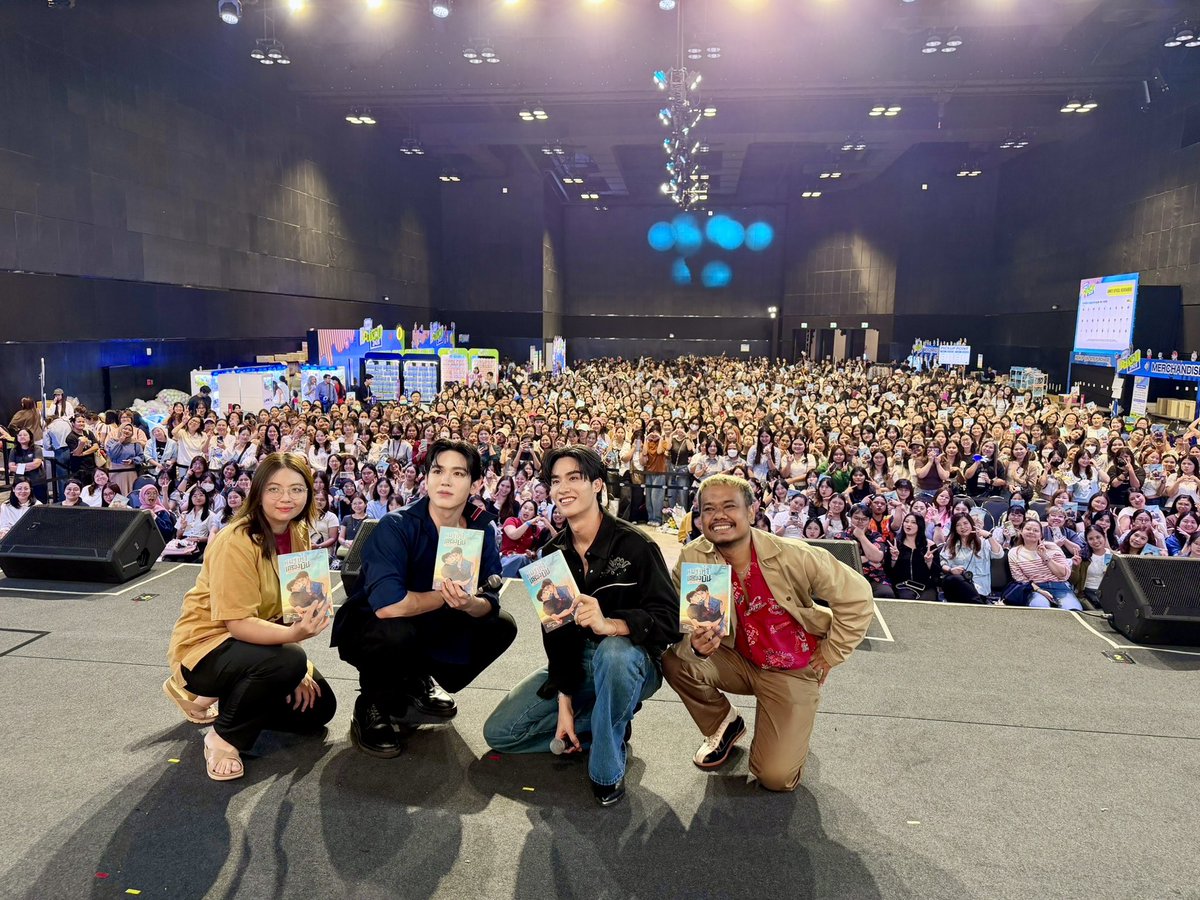 หมาเห่าเครื่องบิน | ADogAndAPlane tweet media