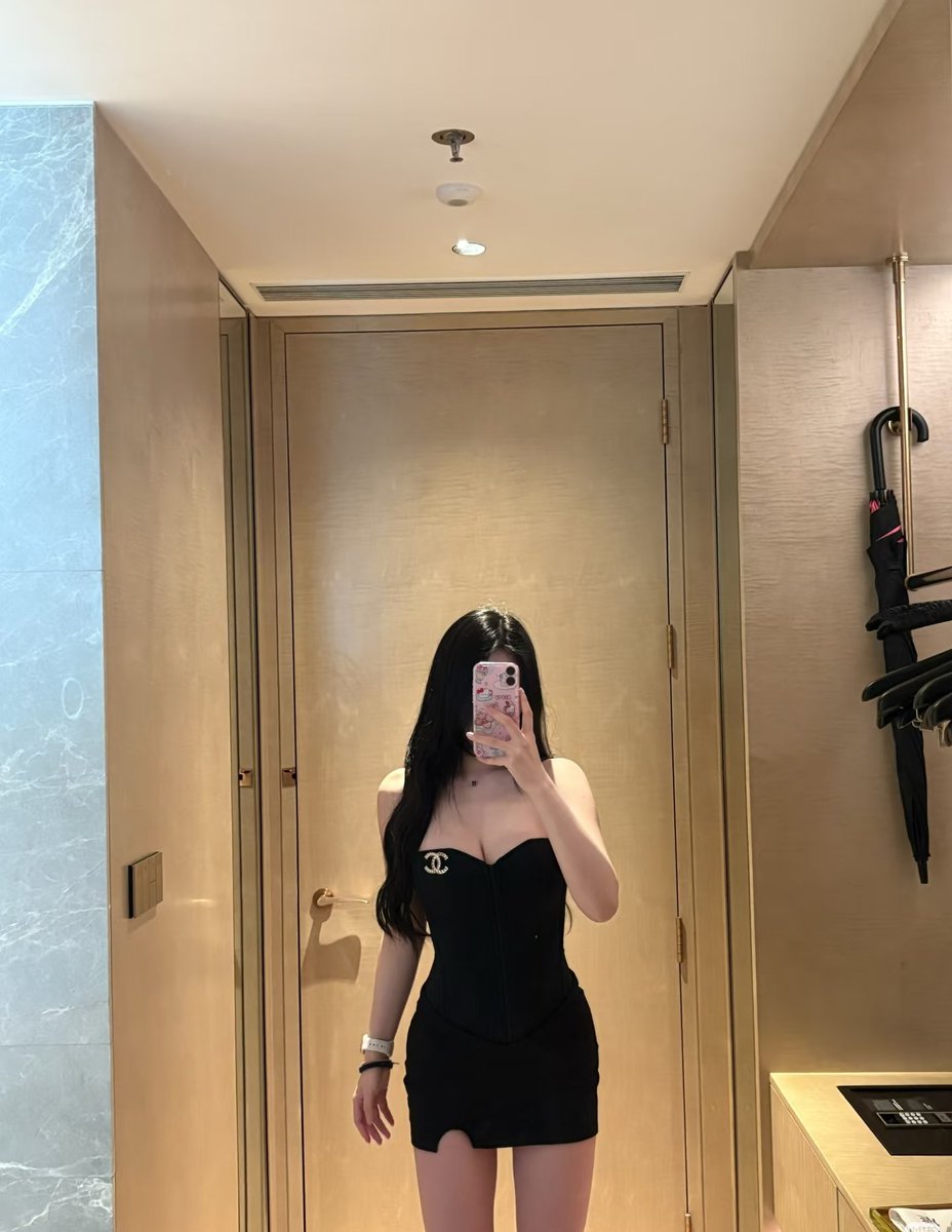 LMsgan's tweet photo. 发骚的狗儿子来找亲妈。 https://t.co/cCD20MYBA8