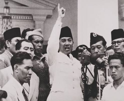 🌹ComradeFart🌹 tweet media