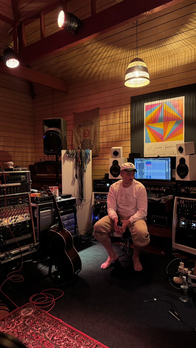 Dermot Kennedy tweet media