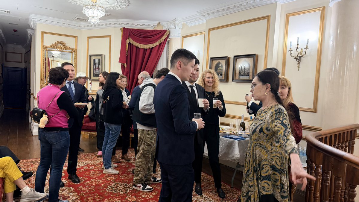 KazakhEmbassyUK's tweet image. When you hear “Abbey Road,” what comes to mind? Probably the legendary hits of The #Beatles 🎸, Pink Floyd, Oasis - the world’s most iconic recording studio. But what if we told you that a band from #Kazakhstan 🇰🇿 just released their album there? Yes, it’s true! 

Yesterday,