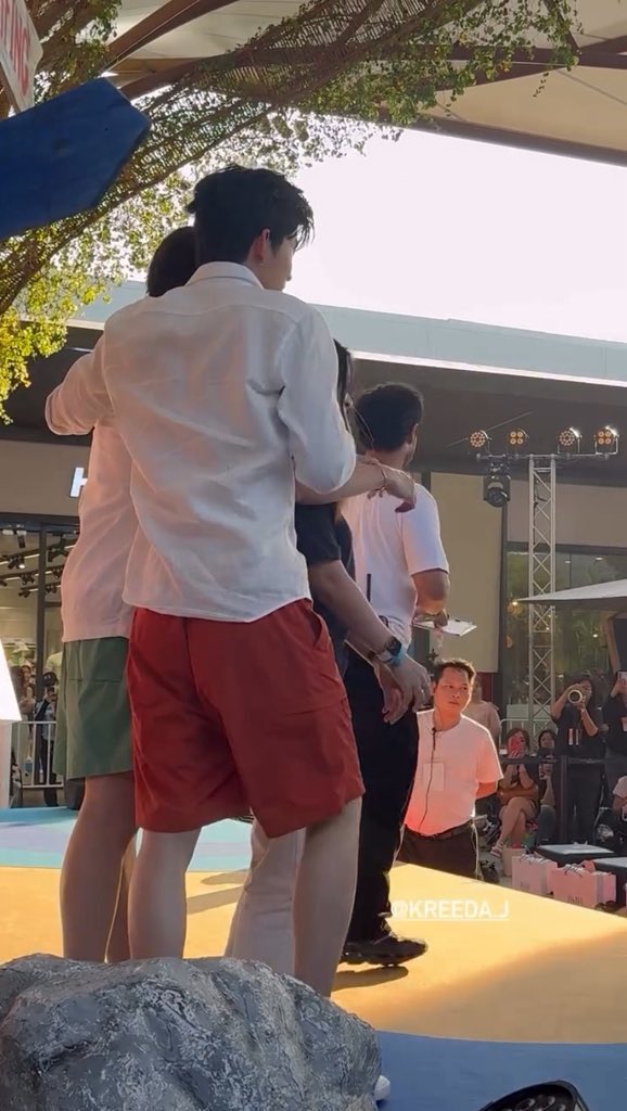 mama bear 🧸🍯 tweet media