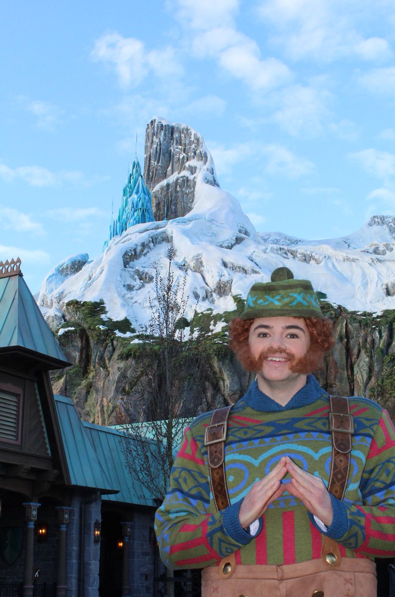 CharactersPBlog's tweet image. "Big summer blowout." - Come meet Oaken everyday at World of Frozen in Disney Adventure World. ❄️💫
#disneyparks #disney #frozen #oaken